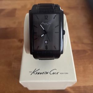 Kenneth Cole New York Square face black Watch